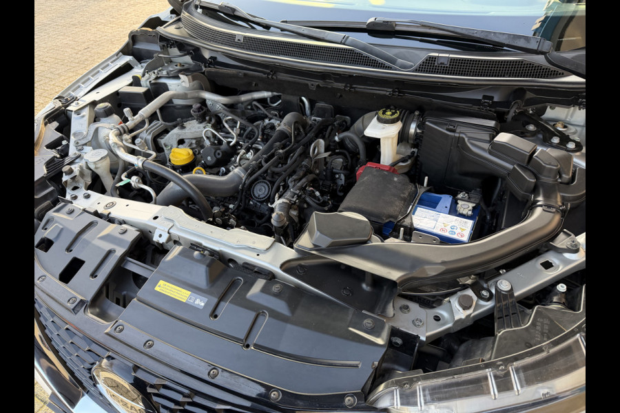 Nissan QASHQAI 1.3 DIG-T N-Connecta / Camera / Parkeersensoren / Trekhaak 1.300KG / Panoramadak / Carplay