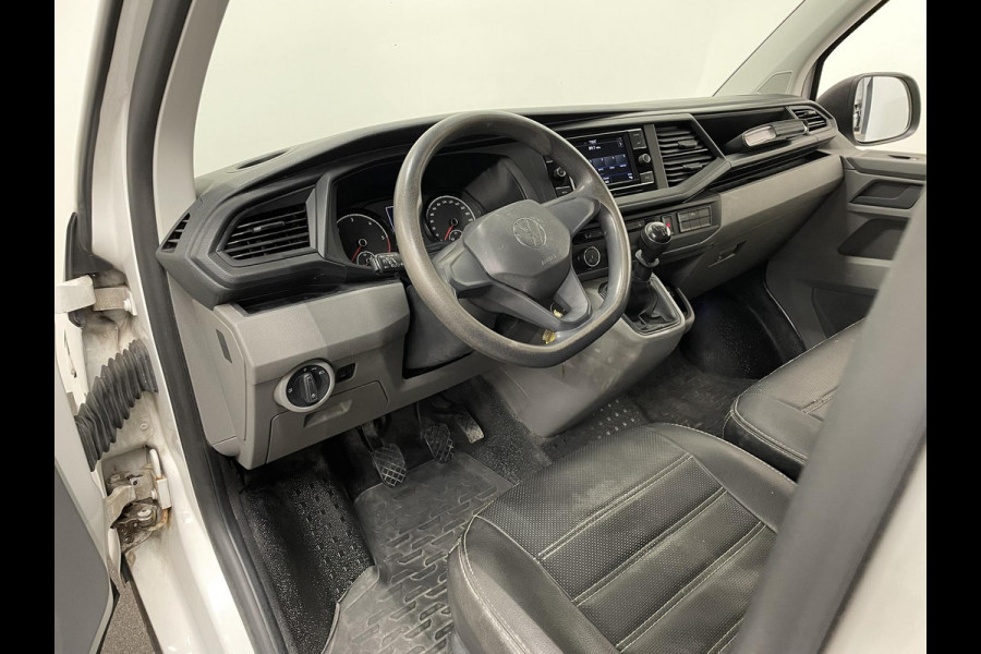 Volkswagen Transporter 2.0 TDI L2H1 110PK T6.1 Airco Cruise Control Apple CarPlay/MirrorLink Trekhaak