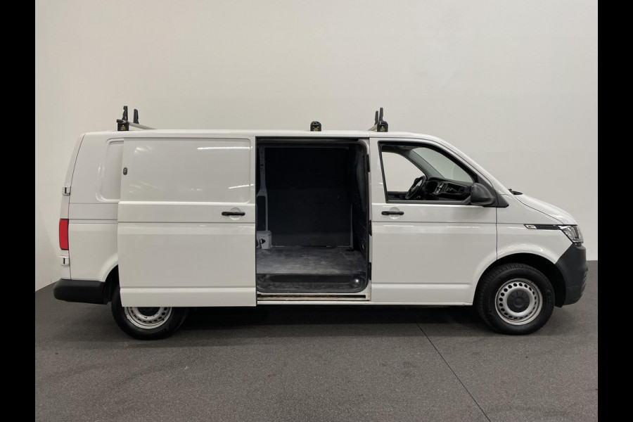 Volkswagen Transporter 2.0 TDI L2H1 110PK T6.1 Airco Cruise Control Apple CarPlay/MirrorLink Trekhaak