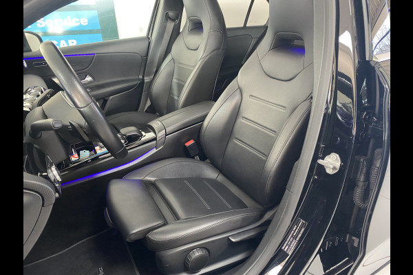 Mercedes-Benz A-Klasse 220 Launch Edition Premium Panoramadak / Leer / Trekhaak /19 inch velgen / sfeerverlichting