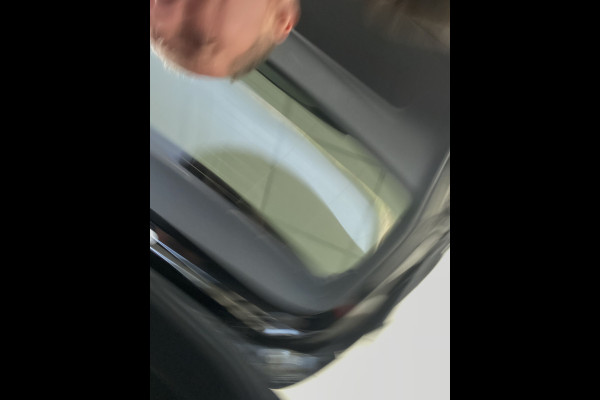 Mercedes-Benz A-Klasse 220 Launch Edition Premium Panoramadak / Leer / Trekhaak /19 inch velgen / sfeerverlichting