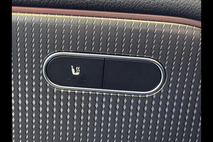 Mercedes-Benz EQA 250 AMG Edition 1 67 kWh - AUTOMAAT I Navigatie I Leer I Sport pakket I PDC I LED I Achteruitrij Camera