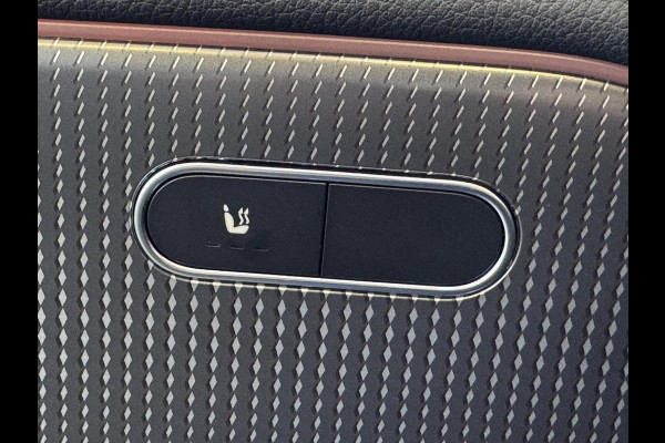 Mercedes-Benz EQA 250 AMG Edition 1 67 kWh - AUTOMAAT I Navigatie I Leer I Sport pakket I PDC I LED I Achteruitrij Camera