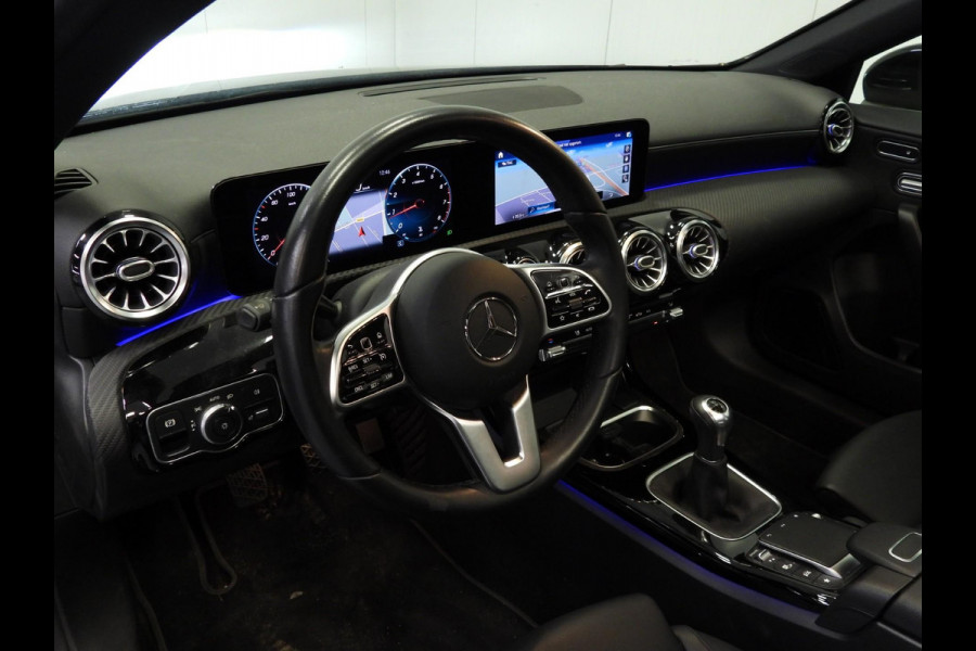 Mercedes-Benz A-Klasse A180 Premium Plus LEER/SCHUIFDAK/SFEER/BURMESTER/17"LMV!
