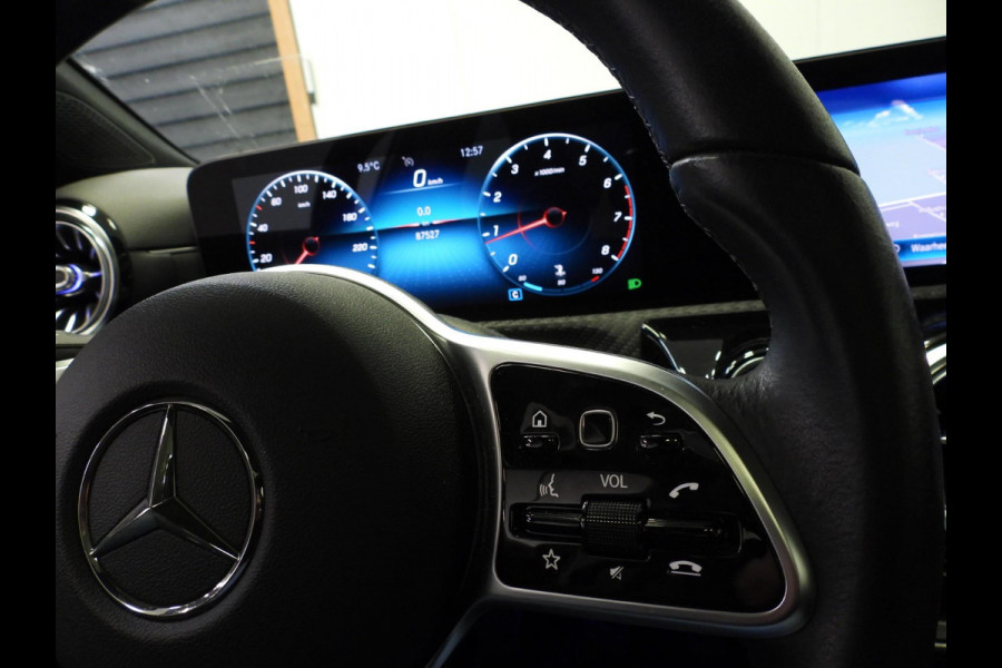 Mercedes-Benz A-Klasse A180 Premium Plus LEER/SCHUIFDAK/SFEER/BURMESTER/17"LMV!