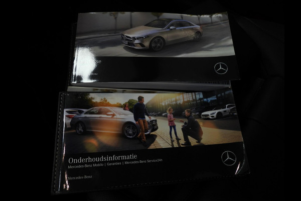 Mercedes-Benz A-Klasse A180 Premium Plus LEER/SCHUIFDAK/SFEER/BURMESTER/17"LMV!