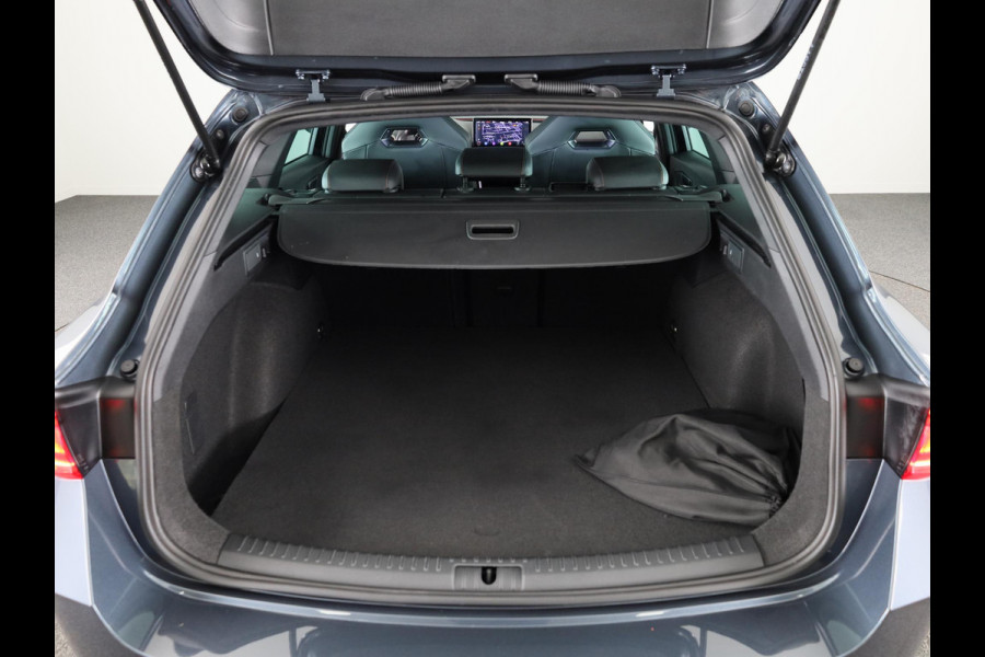 CUPRA Leon Sportstourer 1.4 TSI eHybrid PHEV FR Business Intense 204 pk Automaat (DSG) | Navigatie | Parkeersensoren achter | Autom. airco (3 zones) | Stoelverwarming | Keyless |