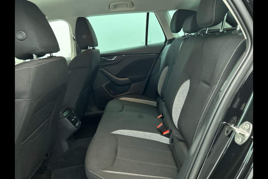 Škoda Kamiq 1.0 TSI Business Edition DSG | Navigatie | Climate control | Cruise control | LED | Keyless | Achteruitrijcamera | Parkeersensoren | Apple Carplay/ Android Auto | Radio