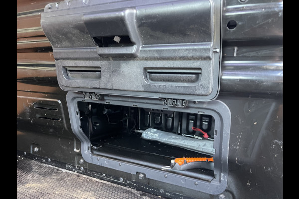 Renault Trafic 2.0 dCi 120pk T29 L2H1 Work Edition / vaste prijs rijklaar € 17.950 ex btw / euro 6 / bpm vrij / lease vanaf € 302 / imperial / trekhaak / camera / airco / cruise control