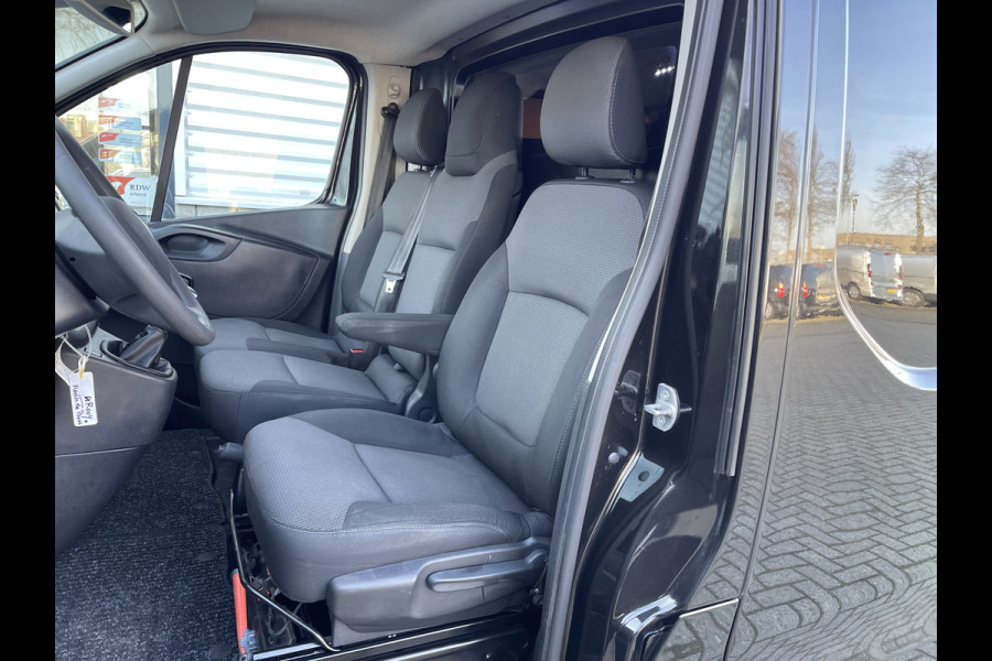 Renault Trafic 2.0 dCi 120pk T29 L2H1 Work Edition / vaste prijs rijklaar € 17.950 ex btw / euro 6 / bpm vrij / lease vanaf € 302 / imperial / trekhaak / camera / airco / cruise control