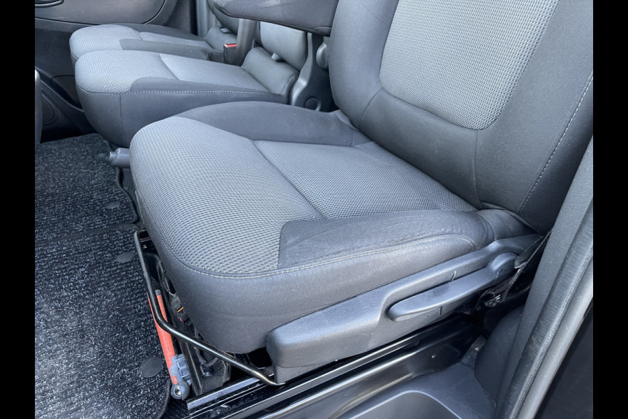 Renault Trafic 2.0 dCi 120pk T29 L2H1 Work Edition / vaste prijs rijklaar € 17.950 ex btw / euro 6 / bpm vrij / lease vanaf € 302 / imperial / trekhaak / camera / airco / cruise control