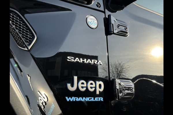 Jeep Wrangler Unlimited 4xe 380pk Sahara PHEV | Leder | Stoel- & Stuurverwarming | Navigatie | Afneembaar Dak |