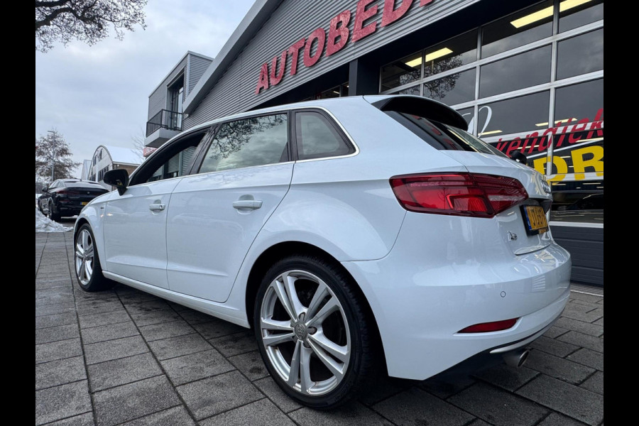 Audi A3 Sportback 30 TFSI Sport S Line Edition - Navigatie I Airco I Sport interieur & Velgen I PDC I Dealer onderhouden