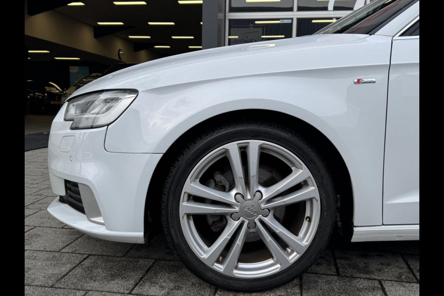 Audi A3 Sportback 30 TFSI Sport S Line Edition - Navigatie I Airco I Sport interieur & Velgen I PDC I Dealer onderhouden