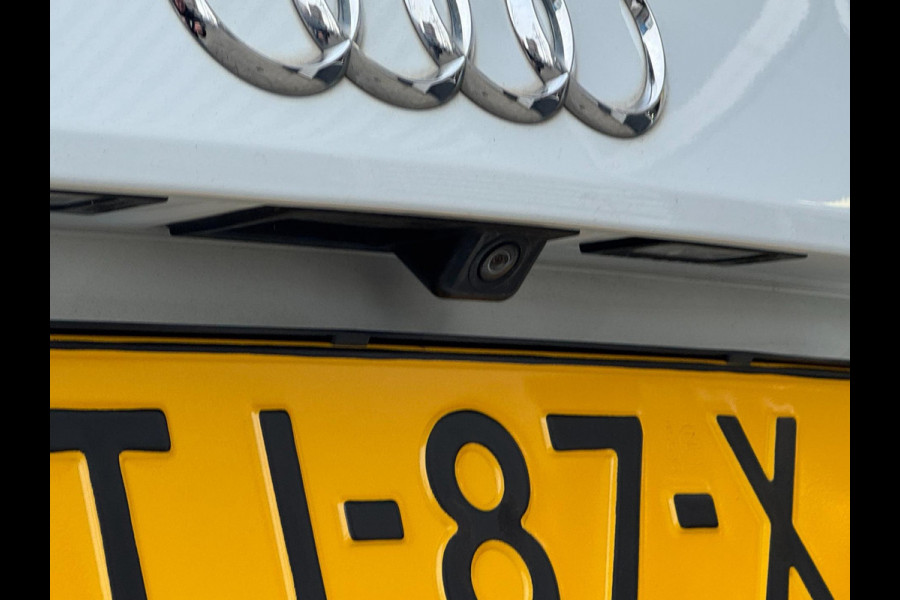 Audi A3 Sportback 30 TFSI Sport S Line Edition - Navigatie I Airco I Sport interieur & Velgen I PDC I Dealer onderhouden