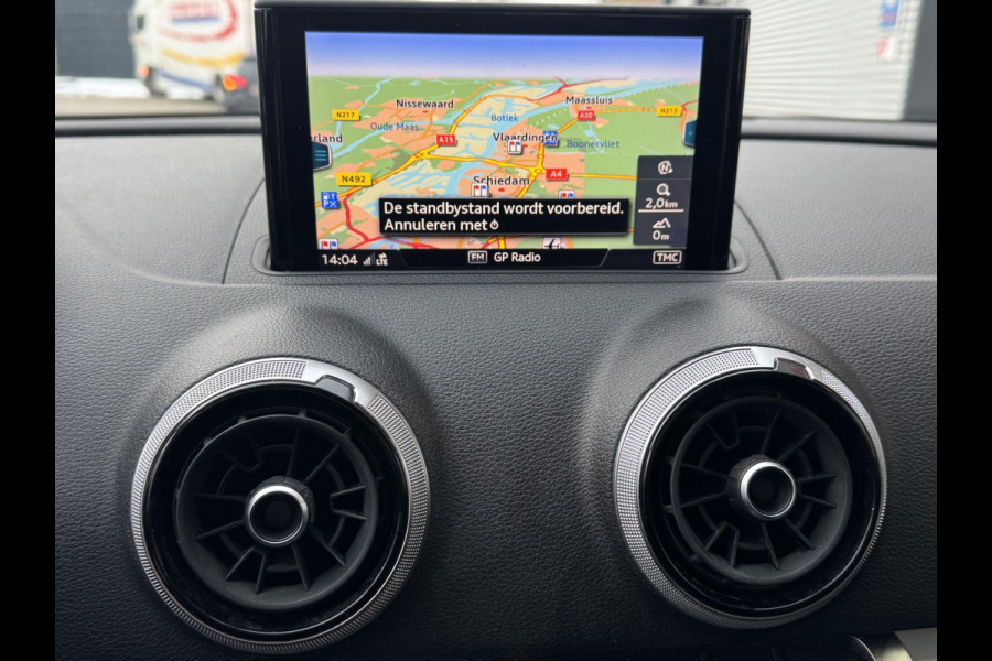 Audi A3 Sportback 30 TFSI Sport S Line Edition - Navigatie I Airco I Sport interieur & Velgen I PDC I Dealer onderhouden