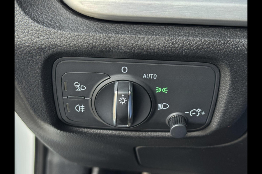 Audi A3 Sportback 30 TFSI Sport S Line Edition - Navigatie I Airco I Sport interieur & Velgen I PDC I Dealer onderhouden