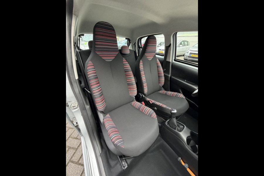 Citroën C1 1.0 e-VTi Feel (Airco - Bluetooth - LED - Two Tone - 4S banden)