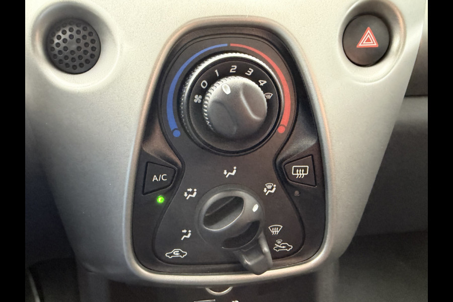 Citroën C1 1.0 e-VTi Feel (Airco - Bluetooth - LED - Two Tone - 4S banden)