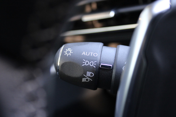 Peugeot 3008 1.6 HYbrid 225 Allure | Navigatie | Cruise control | Stoelverwarming | Led