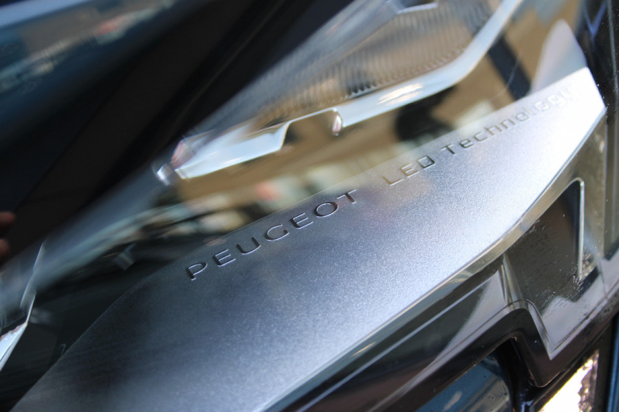 Peugeot 3008 1.6 HYbrid 225 Allure | Navigatie | Cruise control | Stoelverwarming | Led
