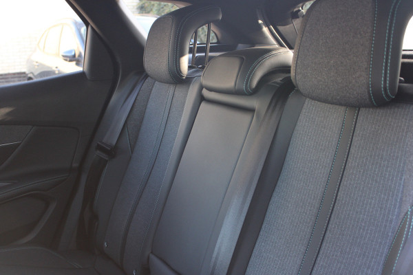 Peugeot 3008 1.6 HYbrid 225 Allure | Navigatie | Cruise control | Stoelverwarming | Led