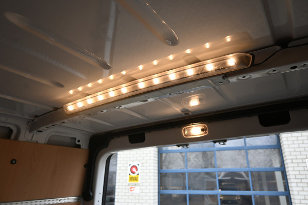 Mercedes-Benz Sprinter 317 CDI L2H2 Pro LED, Geveerde stoel, Navigatie met camera