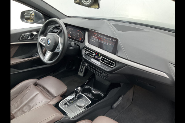 BMW 1-serie 120i M-Sport Automaat Pano.dak Leer Stoel/Stuurverw HUD Carplay Stoelverw Led VOL!