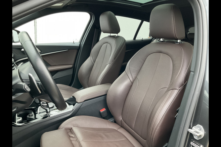 BMW 1-serie 120i M-Sport Automaat Pano.dak Leer Stoel/Stuurverw HUD Carplay Stoelverw Led VOL!