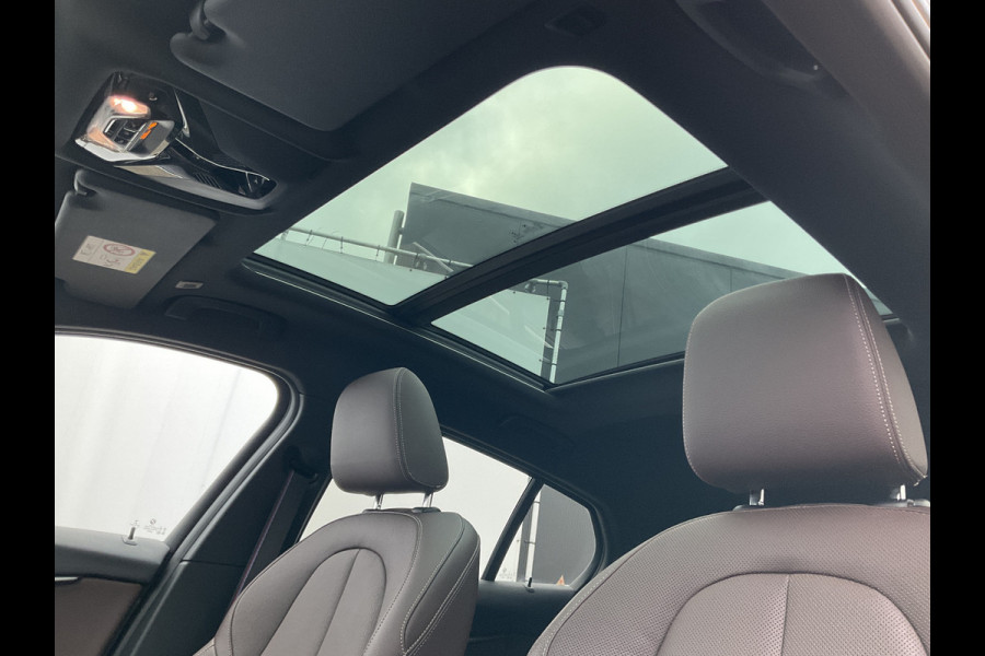 BMW 1-serie 120i M-Sport Automaat Pano.dak Leer Stoel/Stuurverw HUD Carplay Stoelverw Led VOL!