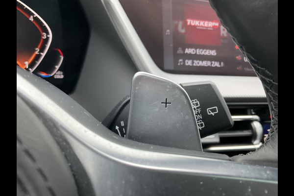 BMW 1-serie 120i M-Sport Automaat Pano.dak Leer Stoel/Stuurverw HUD Carplay Stoelverw Led VOL!