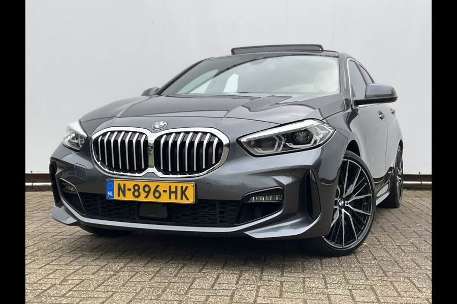 BMW 1-serie 120i M-Sport Automaat Pano.dak Leer Stoel/Stuurverw HUD Carplay Stoelverw Led VOL!