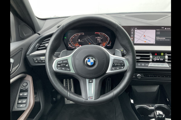 BMW 1-serie 120i M-Sport Automaat Pano.dak Leer Stoel/Stuurverw HUD Carplay Stoelverw Led VOL!