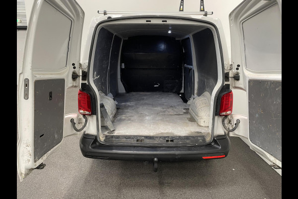 Volkswagen Transporter 2.0 TDI L2H1 110PK T6.1 Airco Cruise Control Apple CarPlay/MirrorLink Trekhaak