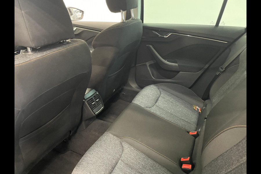 Škoda Kamiq 1.0 TSI Clever Aut Business Pakket Rijassisent Inductielader Navi Apple Carplay Amundsen Speakers Adaptieve Led Koplampen