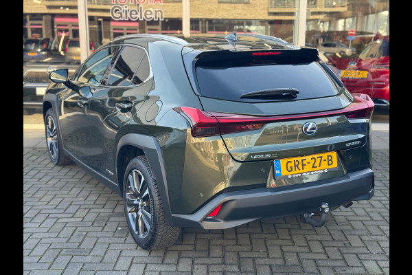 Lexus UX 250h Preference Line | Trekhaak, 18 inch, Keyless, Dodehoekherkenning, Parkeersensoren, Stoel + Stuurverwarming