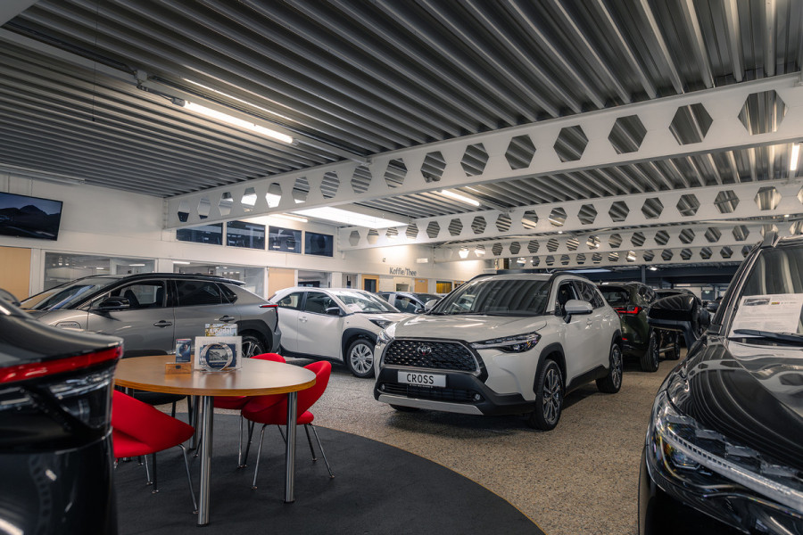 Lexus UX 250h Preference Line | Trekhaak, 18 inch, Keyless, Dodehoekherkenning, Parkeersensoren, Stoel + Stuurverwarming