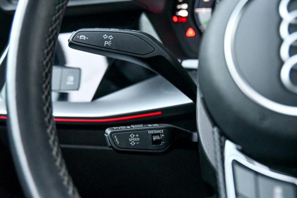 Audi A3 Sportback 45 TFSI e 3x S-Line Competition. Pano, ACC, Keyless, Sfeer, CarPlay!
