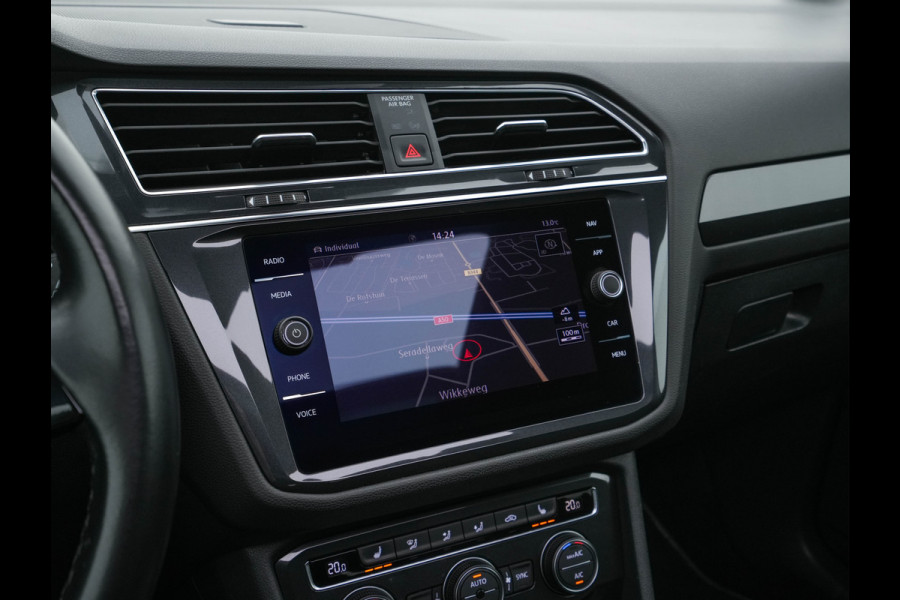 Volkswagen Tiguan Allspace 1.5 TSI R-line Highline Business (7-Pers.) (INCL-BTW) Aut * PANO | NAVI-FULLMAP | XENON | ALCANTARA | HEATED-ERGONOMIC-SPORTSEATS | KEYLESS | PRIVACY-GLASS | CAMERA | DAB | DIGI-COCKPIT | PDC | TOWBAR | ECC | 19"ALU*