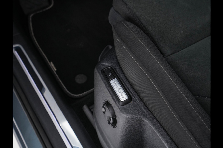 Volkswagen Tiguan Allspace 1.5 TSI R-line Highline Business (7-Pers.) (INCL-BTW) Aut * PANO | NAVI-FULLMAP | XENON | ALCANTARA | HEATED-ERGONOMIC-SPORTSEATS | KEYLESS | PRIVACY-GLASS | CAMERA | DAB | DIGI-COCKPIT | PDC | TOWBAR | ECC | 19"ALU*