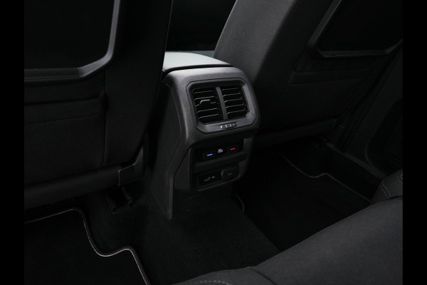 Volkswagen Tiguan Allspace 1.5 TSI R-line Highline Business (7-Pers.) (INCL-BTW) Aut * PANO | NAVI-FULLMAP | XENON | ALCANTARA | HEATED-ERGONOMIC-SPORTSEATS | KEYLESS | PRIVACY-GLASS | CAMERA | DAB | DIGI-COCKPIT | PDC | TOWBAR | ECC | 19"ALU*