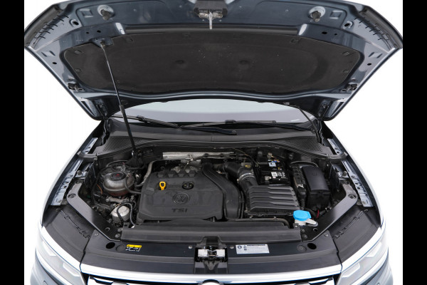 Volkswagen Tiguan Allspace 1.5 TSI R-line Highline Business (7-Pers.) (INCL-BTW) Aut * PANO | NAVI-FULLMAP | XENON | ALCANTARA | HEATED-ERGONOMIC-SPORTSEATS | KEYLESS | PRIVACY-GLASS | CAMERA | DAB | DIGI-COCKPIT | PDC | TOWBAR | ECC | 19"ALU*