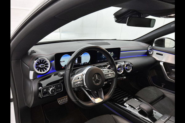 Mercedes-Benz CLA-Klasse 220 Premium Plus AMG-Line(Goed OnderH, Panorama, SfeerV, Lane Assist, StoelV, Camera, Navi, Etc)