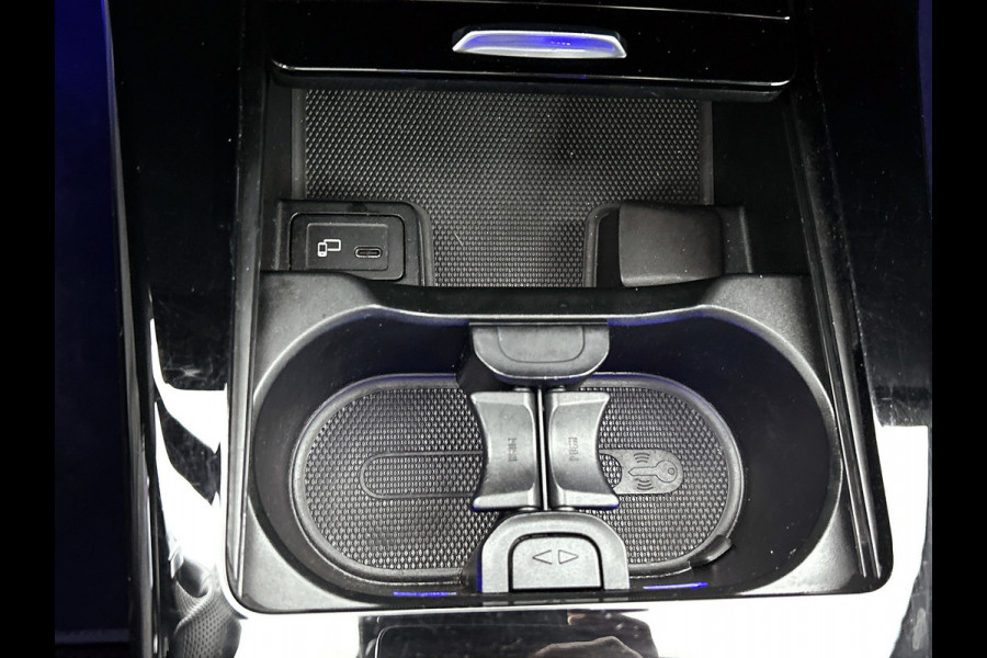 Mercedes-Benz CLA-Klasse 220 Premium Plus AMG-Line(Goed OnderH, Panorama, SfeerV, Lane Assist, StoelV, Camera, Navi, Etc)