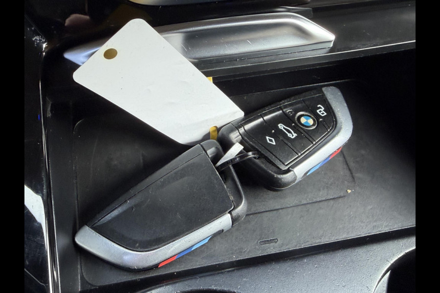 BMW X3 xDrive20i High Executive M-Sport | Camera | Navigatie | Head-Up Display | Elektrische Trekhaak | Elektrische Achterklep |