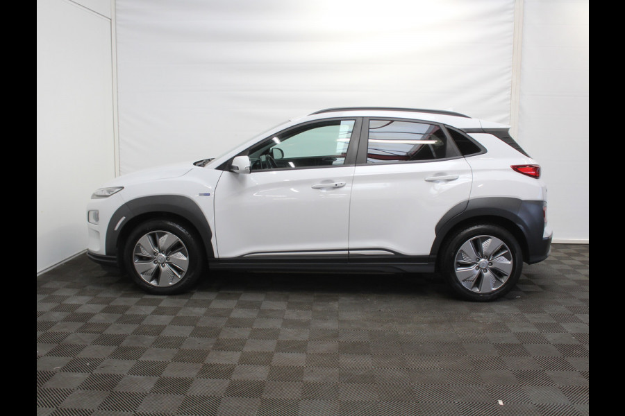 Hyundai Kona EV Fashion 64 kWh CLIMATE | ADAPCRUISE | CAMERA | CARPLAY | LMV17 | LED | DAB | HEAD-UP | NAVI | PDCA | 3FASE