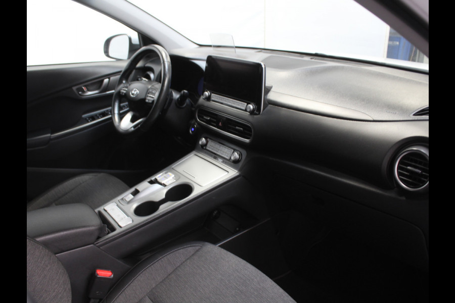 Hyundai Kona EV Fashion 64 kWh CLIMATE | ADAPCRUISE | CAMERA | CARPLAY | LMV17 | LED | DAB | HEAD-UP | NAVI | PDCA | 3FASE
