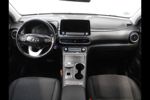 Hyundai Kona EV Fashion 64 kWh CLIMATE | ADAPCRUISE | CAMERA | CARPLAY | LMV17 | LED | DAB | HEAD-UP | NAVI | PDCA | 3FASE