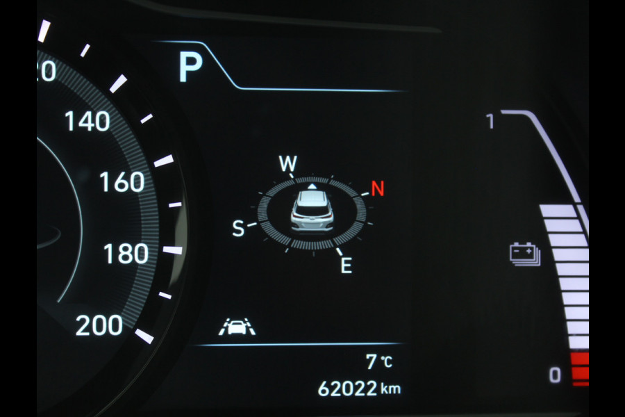 Hyundai Kona EV Fashion 64 kWh CLIMATE | ADAPCRUISE | CAMERA | CARPLAY | LMV17 | LED | DAB | HEAD-UP | NAVI | PDCA | 3FASE