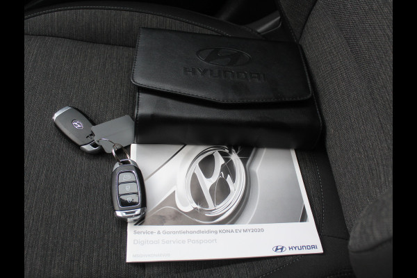 Hyundai Kona EV Fashion 64 kWh CLIMATE | ADAPCRUISE | CAMERA | CARPLAY | LMV17 | LED | DAB | HEAD-UP | NAVI | PDCA | 3FASE